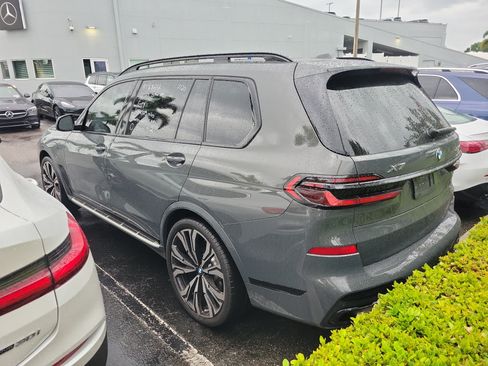 Used 2024 BMW X7 xDrive40i w/ Executive Package AWD/4WD image 2