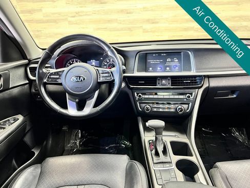 Used 2020 Kia Optima SE FWD image 2