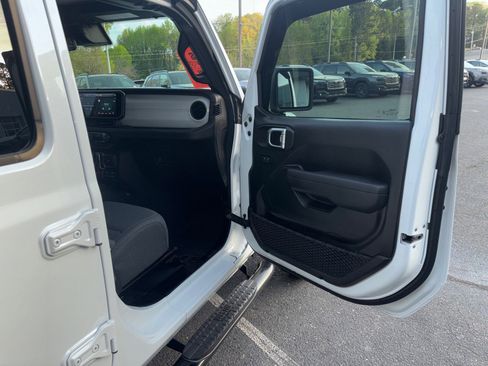 Used 2025 Jeep Gladiator Sport image 41