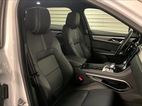 Certified 2024 Jaguar F-PACE R-Dynamic S image 6