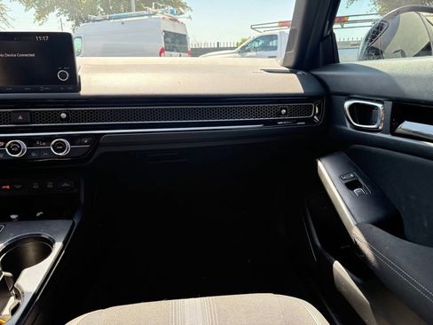 Used 2025 Honda Civic Sport image 7