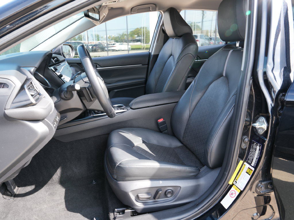 Used 2019 Toyota Camry XSE FWD image 19