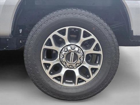 Used 2024 Ford F250 Platinum w/ FX4 Off-Road Package image 25