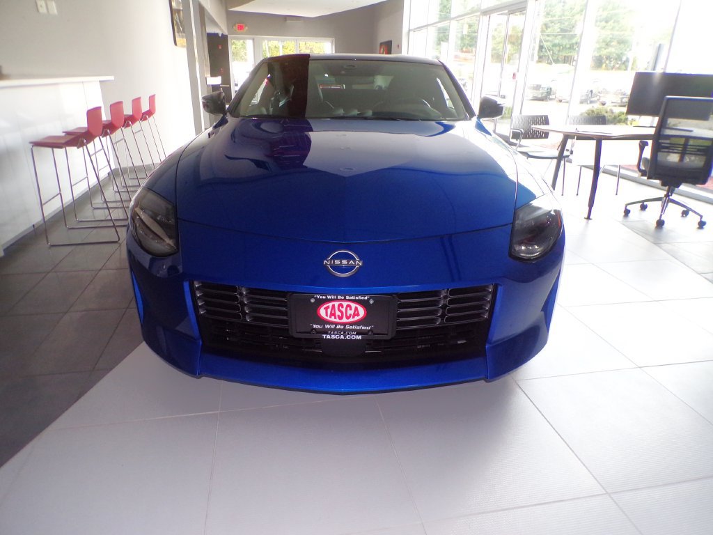 Used 2024 Nissan Z Performance w/ Floor Mat Package RWD image 5