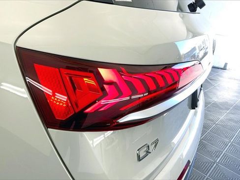 Certified 2023 Audi Q7 2.0T Premium w/ Convenience Package image 29