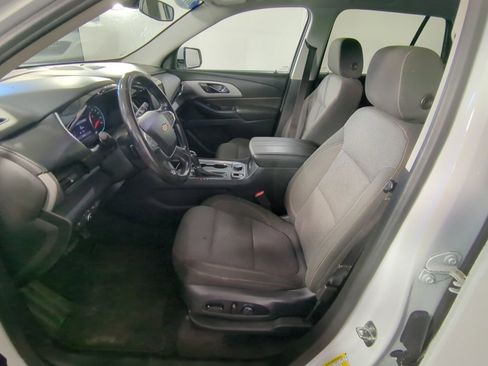 Used 2020 Chevrolet Traverse LT w/ Driver Confidence II Package image 4