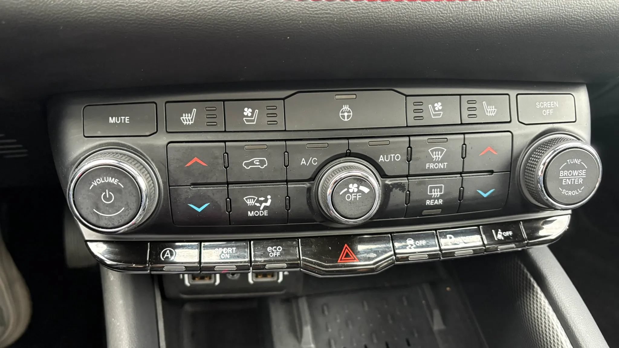 Used 2025 Dodge Durango GT AWD/4WD image 24