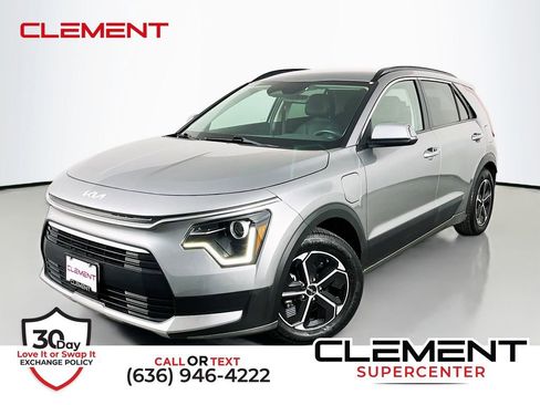 Used 2023 Kia Niro EX w/ EX Cold Weather Package FWD image 1