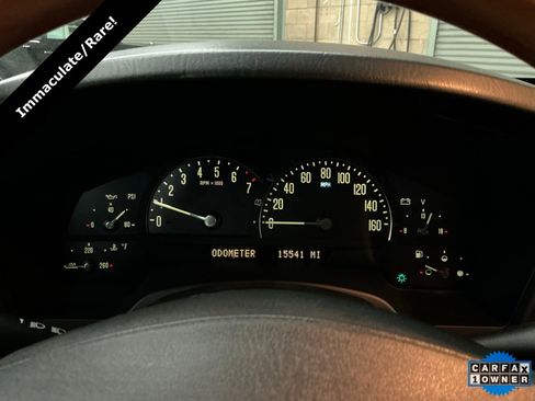 Used 2005 Cadillac XLR image 29