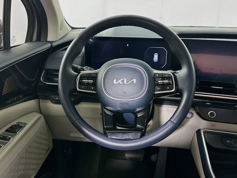 Used 2025 Kia Carnival SX Prestige FWD image 18