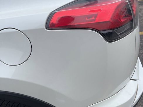 Used 2017 Toyota RAV4 Limited image 5