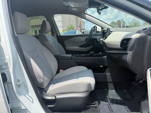 Used 2023 Nissan Rogue SV AWD/4WD image 19