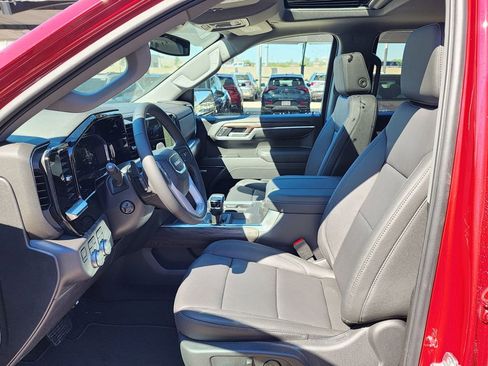 New 2026 GMC Sierra 1500 SLT image 17