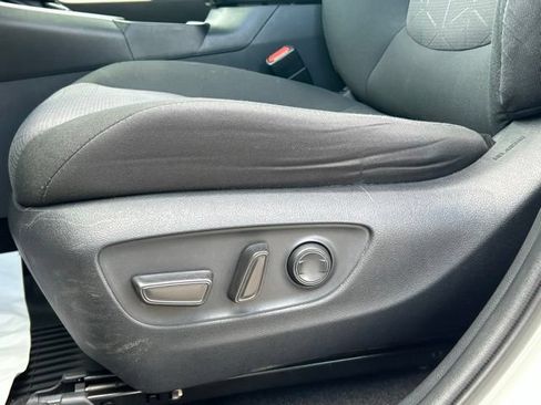 Used 2019 Toyota RAV4 XLE w/ Convenience Package AWD/4WD image 17
