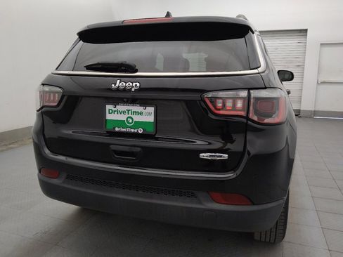 Used 2018 Jeep Compass Latitude FWD image 7