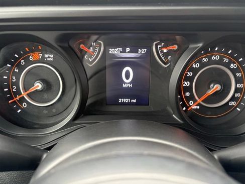 Used 2025 Jeep Wrangler Unlimited Sport AWD/4WD image 12