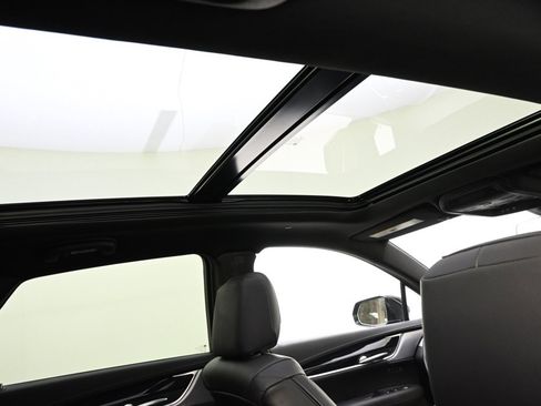 Certified 2025 Cadillac XT5 Premium Luxury image 17