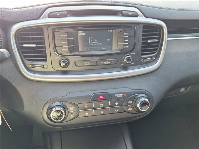 Used 2017 Kia Sorento AWD image 12