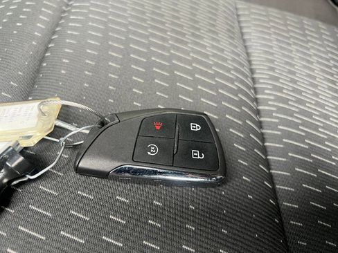 Used 2025 Chevrolet Equinox LT AWD/4WD image 22