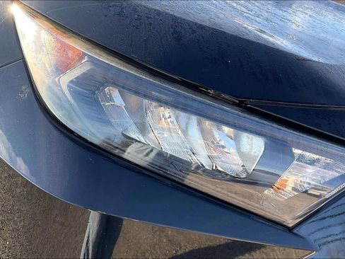 Used 2020 Toyota RAV4 LE image 27