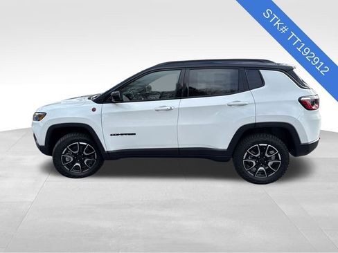 New 2026 Jeep Compass Trailhawk image 4