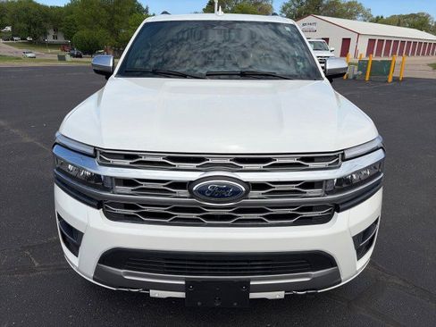 Used 2024 Ford Expedition Max Platinum AWD/4WD image 8