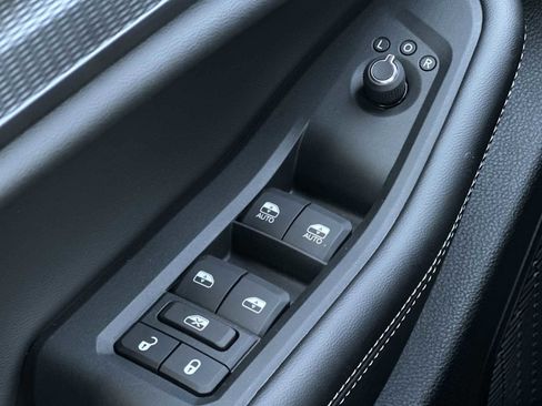 Used 2025 Jeep Grand Cherokee L Laredo w/ Luxury Tech Group I image 15