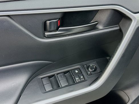 Used 2023 Toyota RAV4 LE image 15