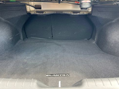 Used 2023 Hyundai Elantra Limited FWD image 21