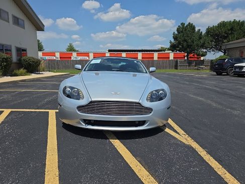 Used 2009 Aston Martin V8 Vantage Roadster RWD image 3