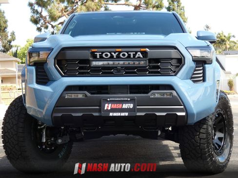 Used 2026 Toyota Tacoma SR5 AWD/4WD image 19