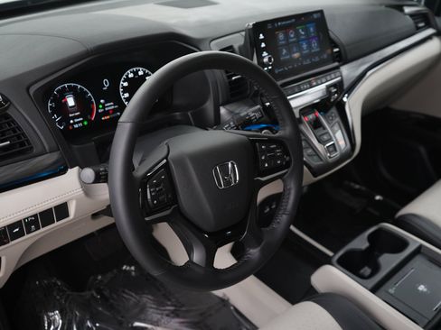 Used 2025 Honda Odyssey Elite image 25
