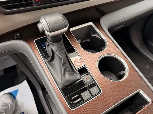 Used 2024 Toyota Sienna XLE image 20