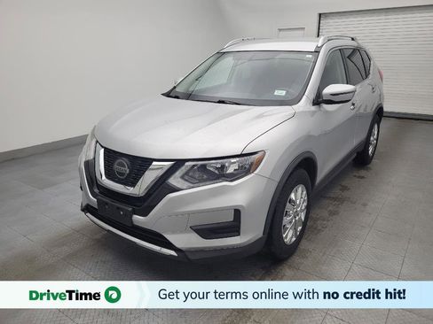 Used 2018 Nissan Rogue SV image 1
