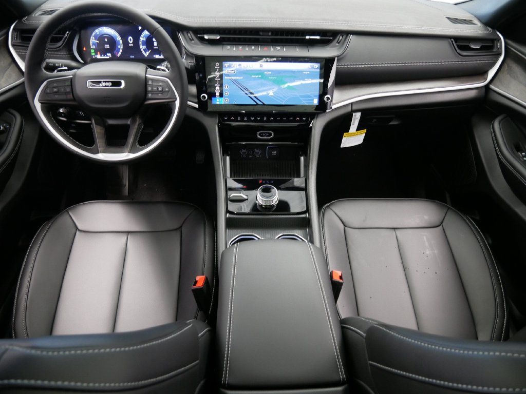 New 2027 Jeep Grand Cherokee Limited AWD/4WD image 16