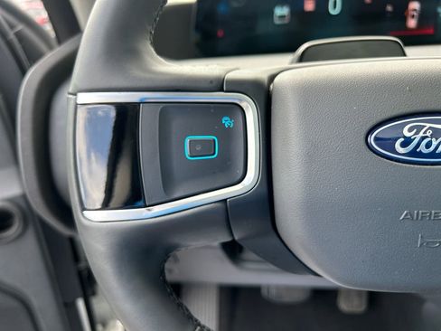 Used 2025 Ford Expedition Active image 23