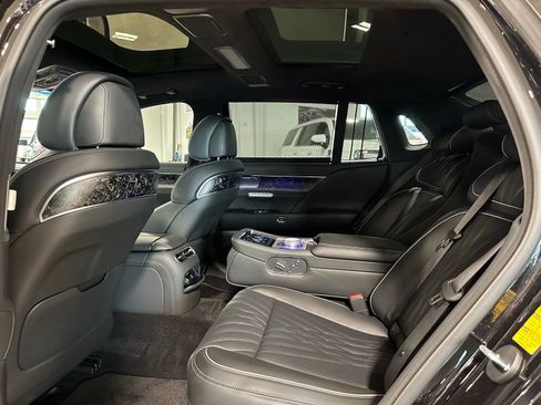 Used 2025 Genesis G90 3.5T AWD/4WD image 53