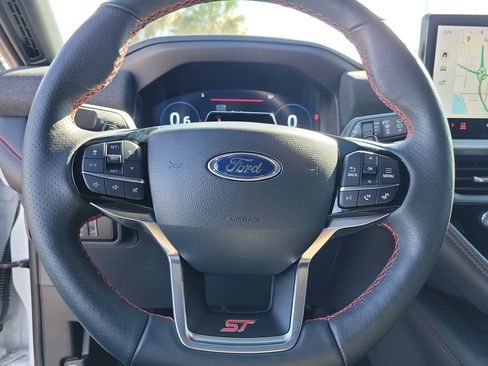 Certified 2025 Ford Explorer ST image 18