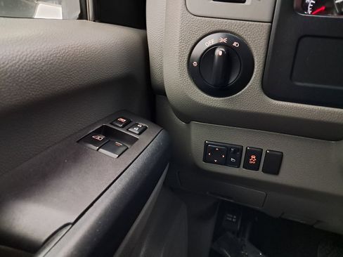 Used 2015 Nissan NV 2500 SV image 20