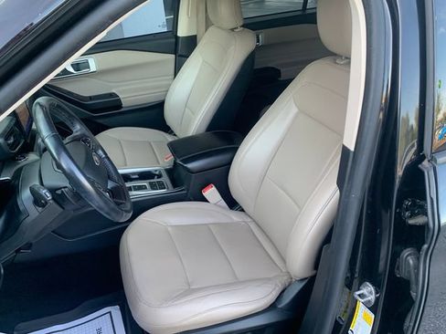 Used 2020 Ford Explorer XLT w/ Equipment Group 202A RWD image 10