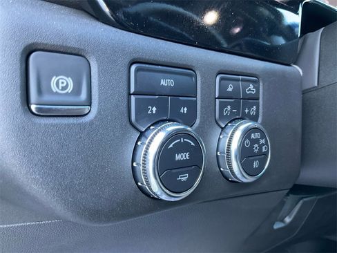 Used 2025 GMC Sierra 1500 SLT image 23