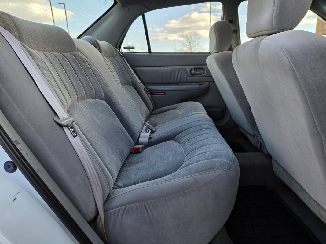 Used 2000 Buick Century Custom w/ Popular Pkg FWD image 18