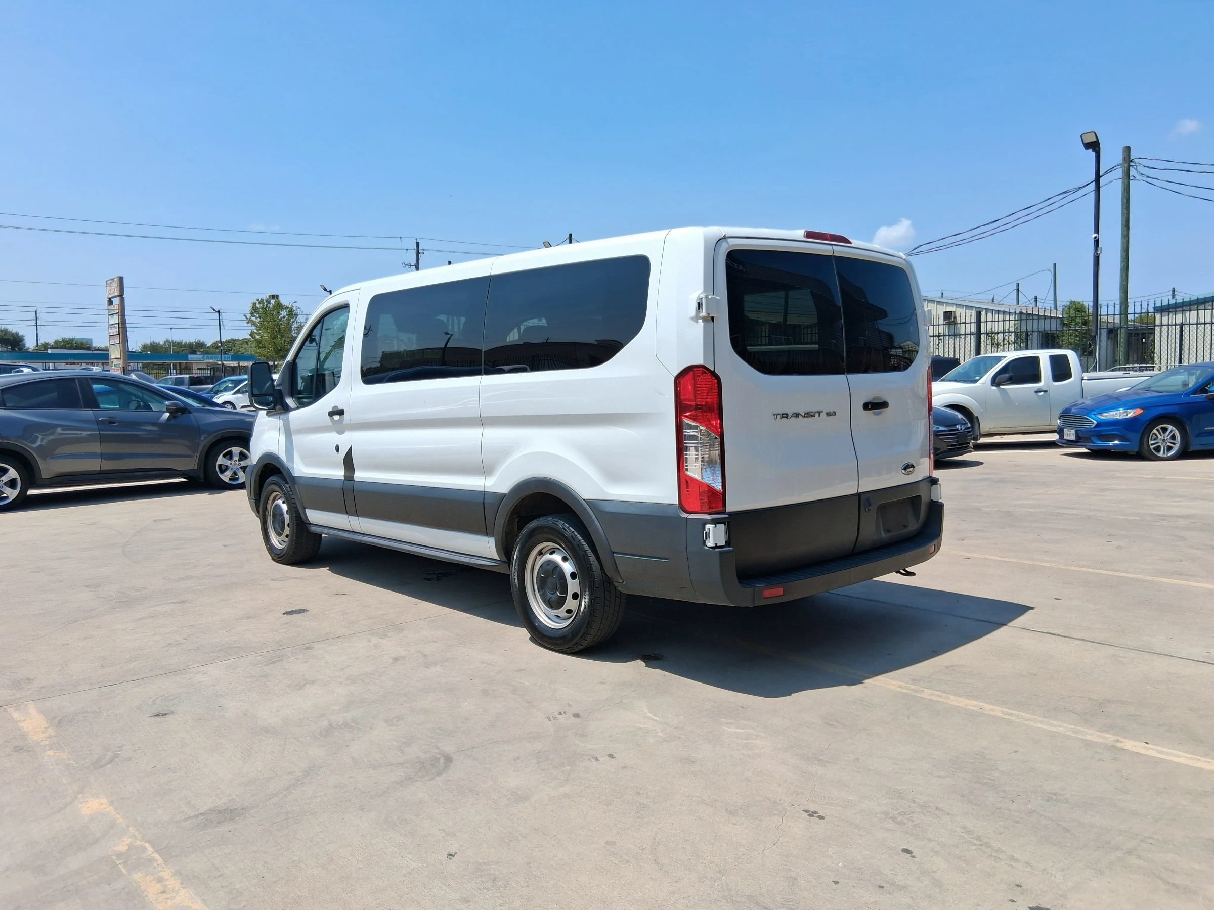 Used 2020 Ford Transit 150 XL RWD image 5
