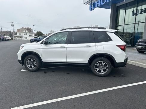 Used 2023 Honda Passport TrailSport image 11