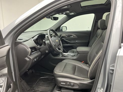 Certified 2023 Chevrolet Traverse Premier w/ LPO, Cargo Package AWD/4WD image 3