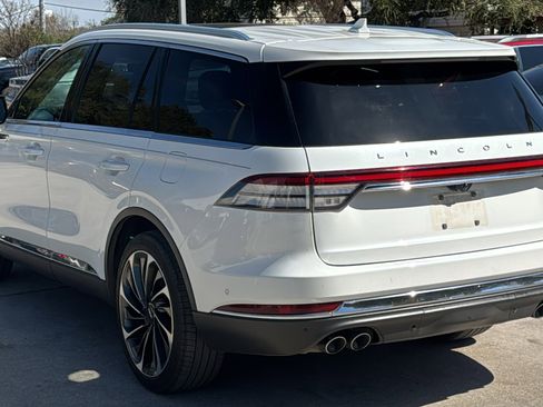 Used 2020 Lincoln Aviator Reserve w/ Equipment Group 202A image 5