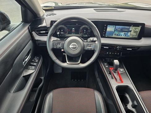 Certified 2025 Nissan Kicks SR FWD image 14