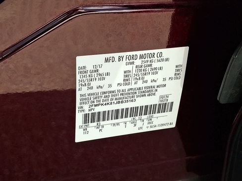 Used 2018 Ford Edge Titanium w/ Equipment Group 301A AWD/4WD image 29