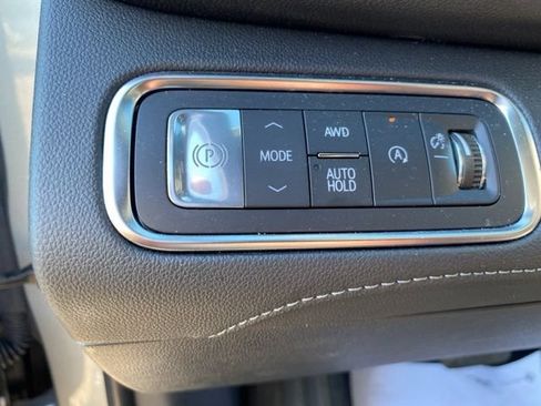 Used 2025 Buick Enclave Sport Touring AWD/4WD image 19