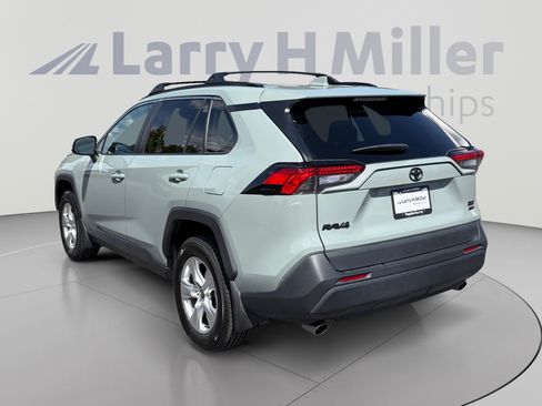 Used 2021 Toyota RAV4 XLE w/ Convenience Package AWD/4WD image 3